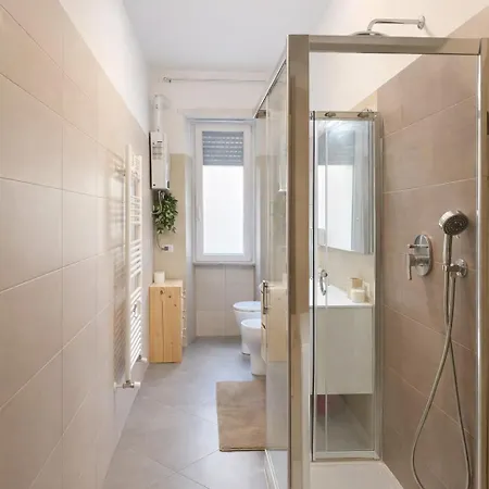 Stylish Escape Near Colosseum & Metro 아파트 *